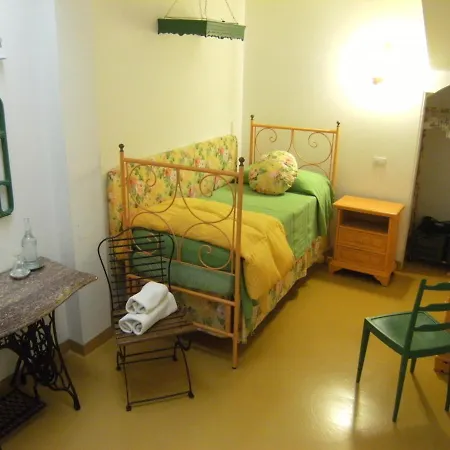 Elizabeth B&B-3